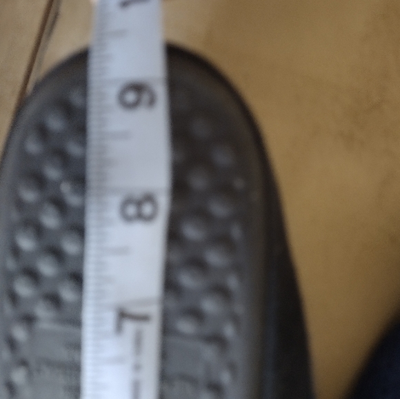 Slippers - Picture 4 of 7